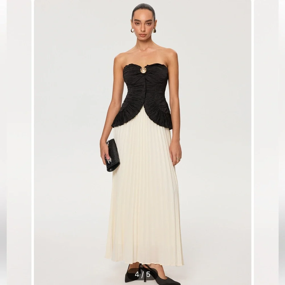 Color-Block Strapless Pleated Chiffon Maxi Dress - Picture 4 of 5